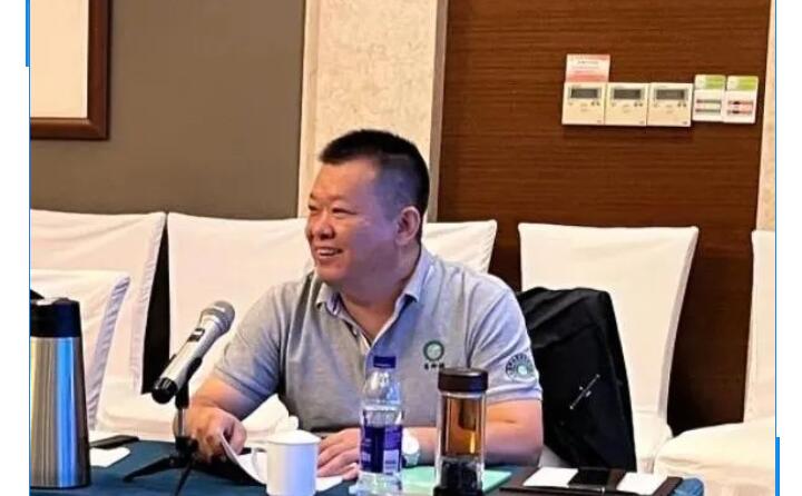 為激發(fā)員工工作積極性，激勵員工完成公司各項目標，促進公司與員工的雙贏發(fā)展，集團總經理孫寧波宣貫激勵政策。.jpg