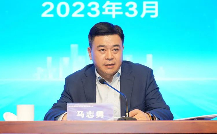 馬志勇要求，新的征程，既要全力沖刺、又要守牢底線，必須確保各項(xiàng)工作落地見(jiàn)效。要強(qiáng)化黨建引領(lǐng)，加強(qiáng)基層黨組織陣地建設(shè).jpg